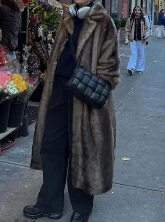 Manteau Long d'Hiver en Fausse Fourrure – Élégance et Chaleur