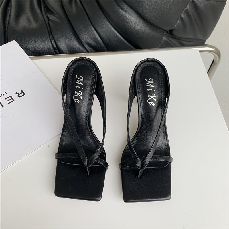 Sandales Naysa Bout Carré Avec Talon Fin Minimaliste
