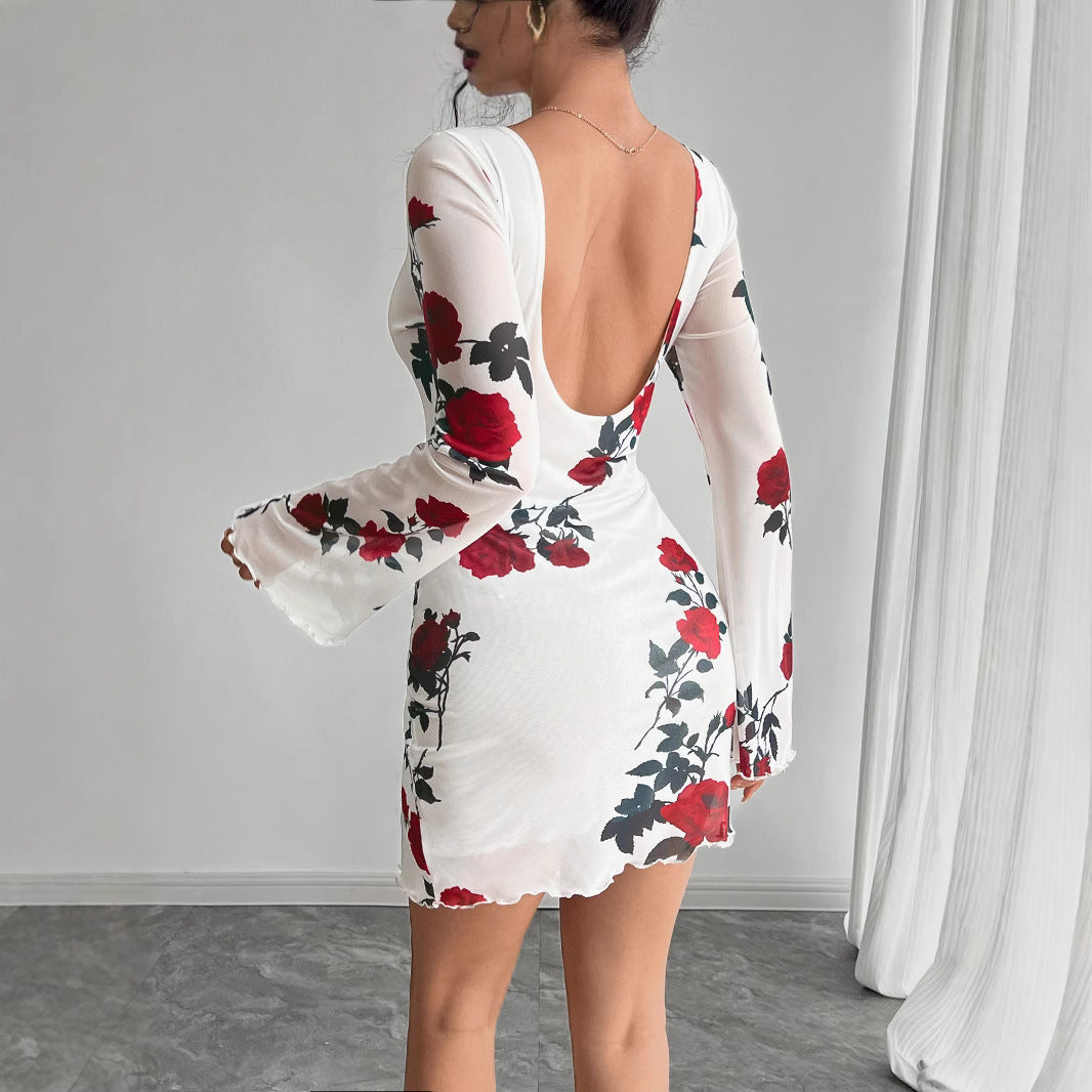 Robe Nymia Mini Robe Fleurie Transparente à Manches Évasées et Dos Nu