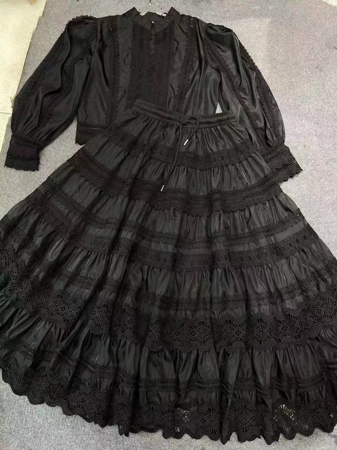 Ensemble Jupe Longue et Haut à Dentelle