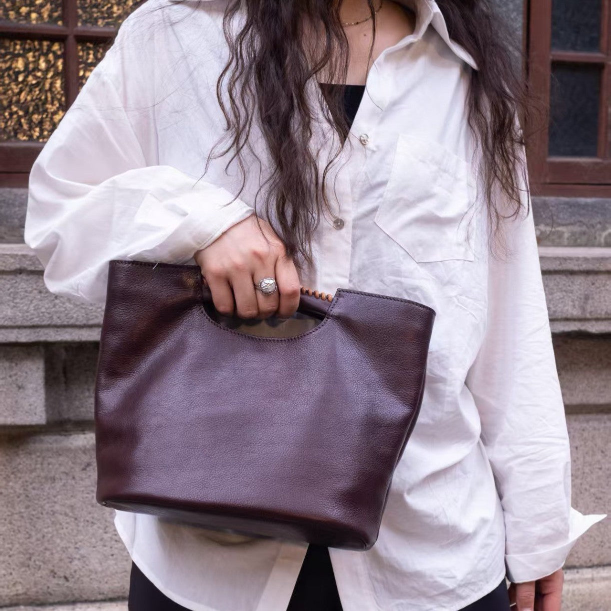 Sac Bandoulière en Cuir Véritable – “Héritage Parisien”