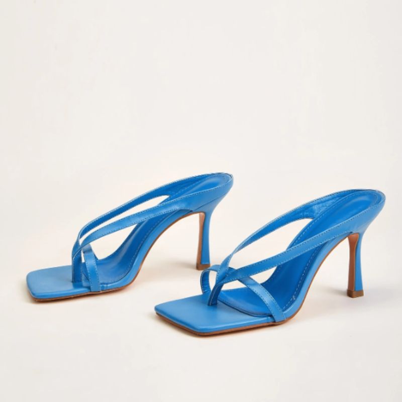 Sandales Naysa Bout Carré Avec Talon Fin Minimaliste
