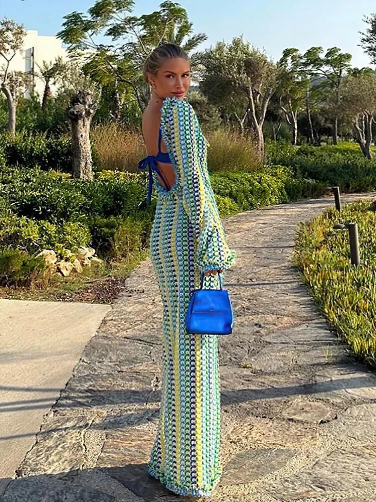 Robe longue dos nu en maille ajourée – Élégance solaire & esprit bohème