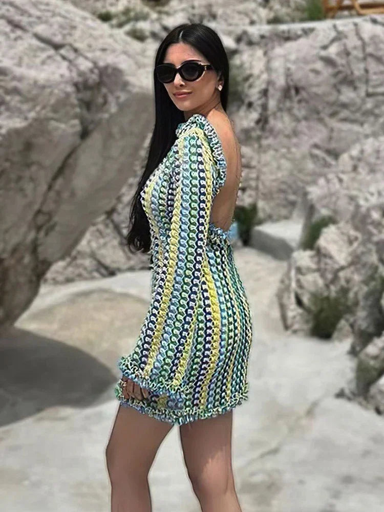 Robe longue dos nu en maille ajourée – Élégance solaire & esprit bohème