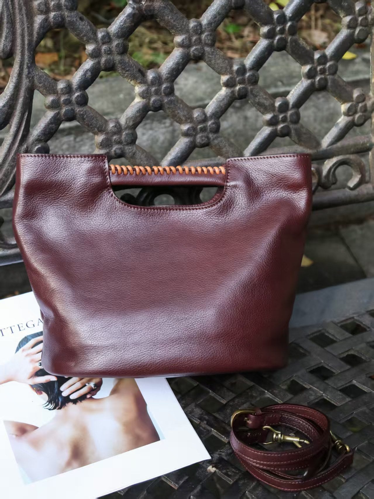 Sac Bandoulière en Cuir Véritable – “Héritage Parisien”